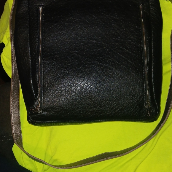 Damsel in defense - Picture 7 of 10